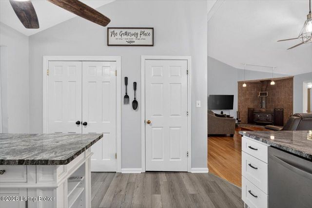 1811 Foxboro Rd, La Grange, KY 40031