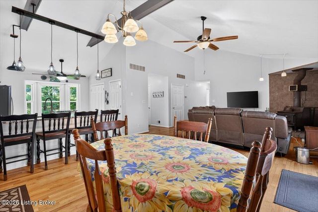 1811 Foxboro Rd, La Grange, KY 40031