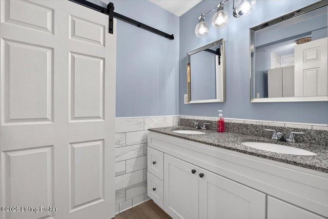 1811 Foxboro Rd, La Grange, KY 40031