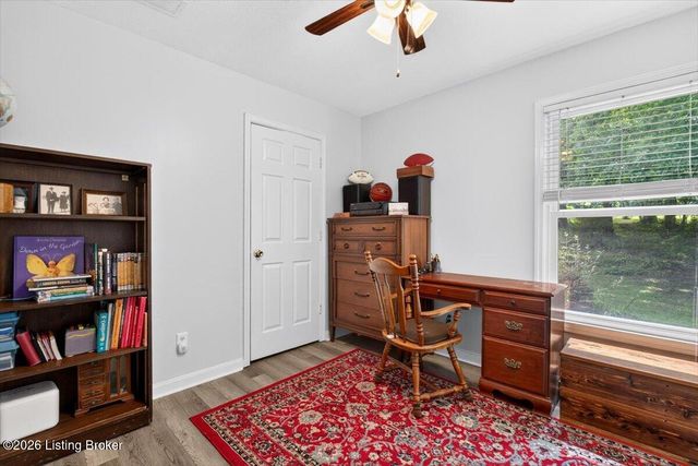 1811 Foxboro Rd, La Grange, KY 40031
