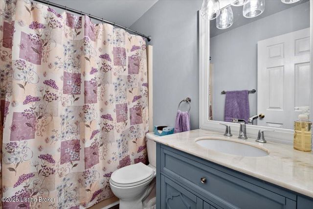 1811 Foxboro Rd, La Grange, KY 40031