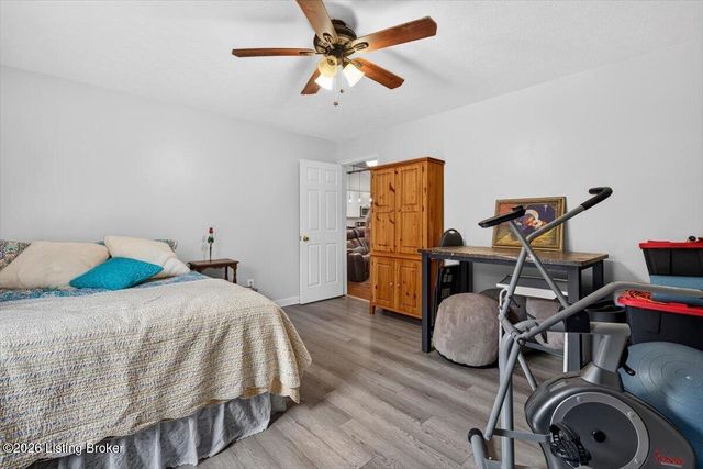 1811 Foxboro Rd, La Grange, KY 40031