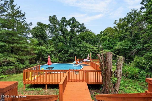 1811 Foxboro Rd, La Grange, KY 40031