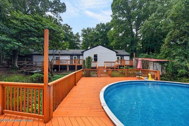 1811 Foxboro Rd, La Grange, KY 40031