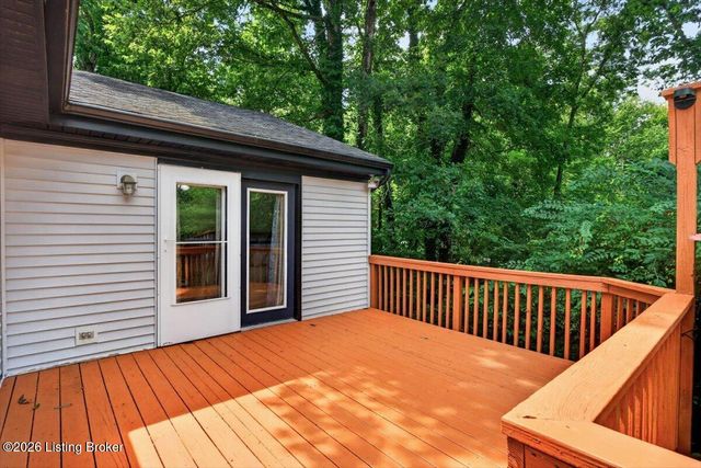 1811 Foxboro Rd, La Grange, KY 40031