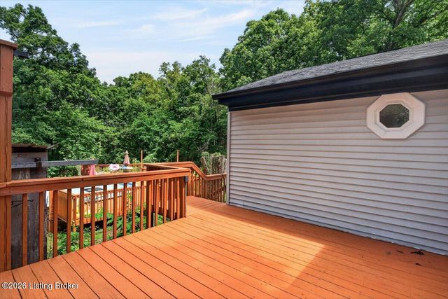 1811 Foxboro Rd, La Grange, KY 40031