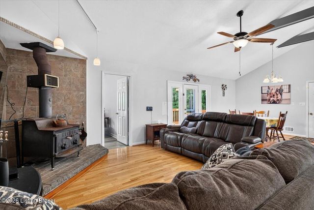 1811 Foxboro Rd, La Grange, KY 40031