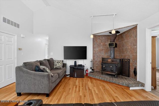 1811 Foxboro Rd, La Grange, KY 40031