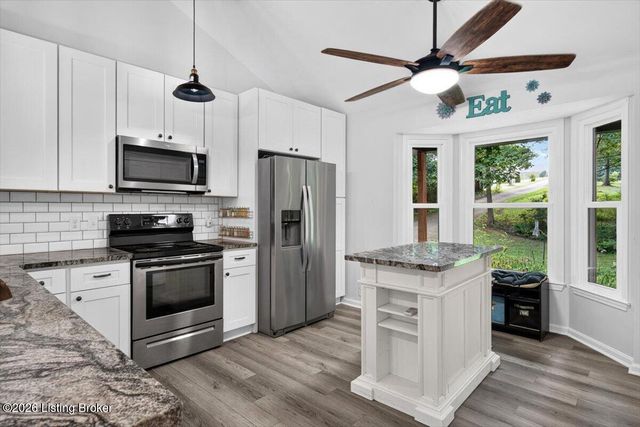 1811 Foxboro Rd, La Grange, KY 40031
