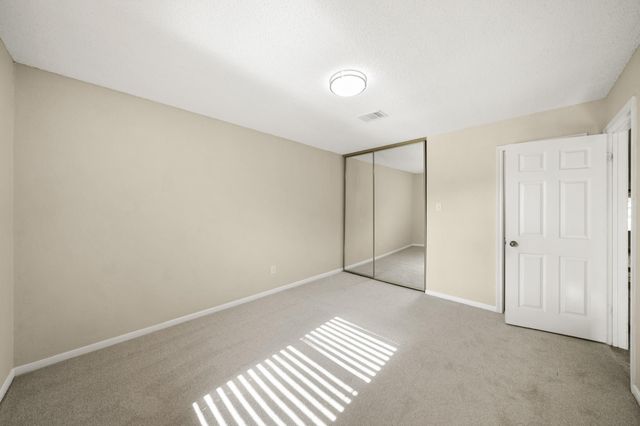 702 W Country Grove Circle, Pearland, TX 77584