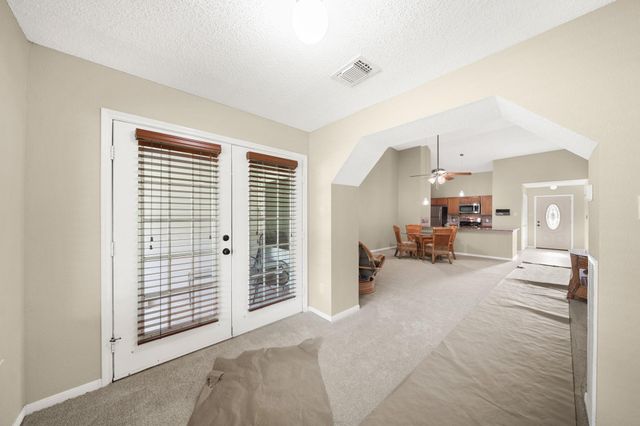 702 W Country Grove Circle, Pearland, TX 77584