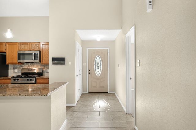 702 W Country Grove Circle, Pearland, TX 77584