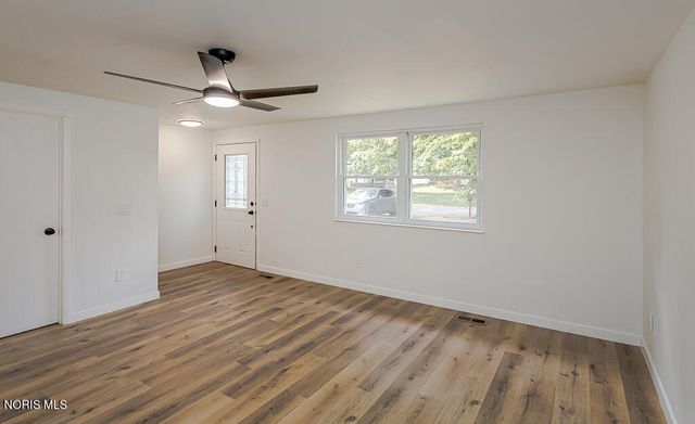 5054 Kitchener Drive, Toledo, OH 43615