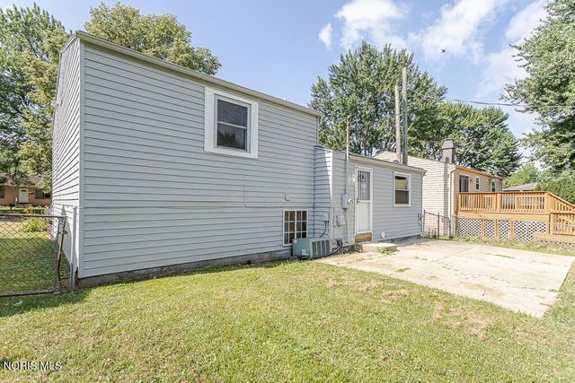 5054 Kitchener Drive, Toledo, OH 43615