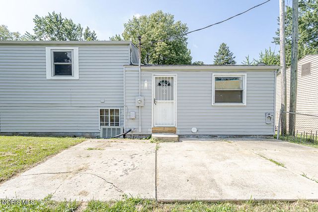5054 Kitchener Drive, Toledo, OH 43615