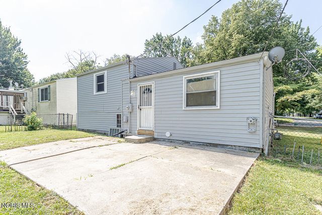 5054 Kitchener Drive, Toledo, OH 43615