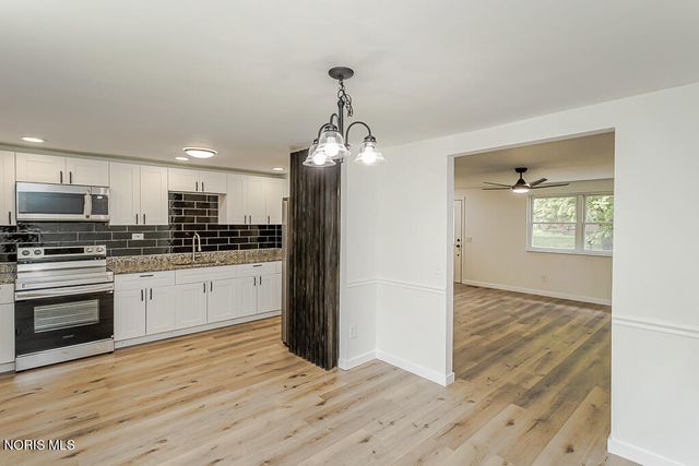 5054 Kitchener Drive, Toledo, OH 43615