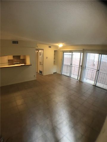 2610 Salado ST 105, Austin, TX 78705