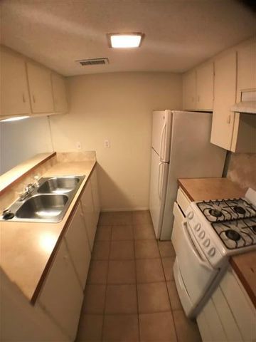 2610 Salado ST 105, Austin, TX 78705