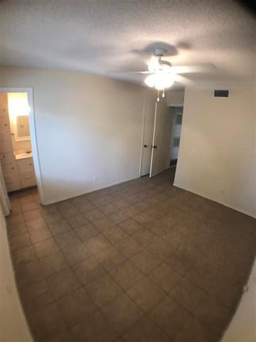 2610 Salado ST 105, Austin, TX 78705