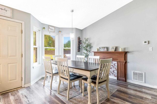 6332 Jason Dr, Milton, FL 32570