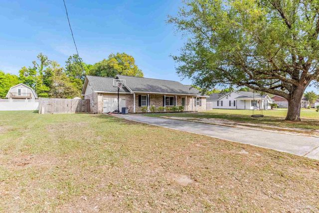 6332 Jason Dr, Milton, FL 32570