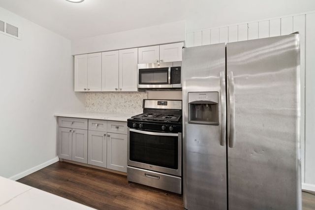1323 Braver Court 1323, Wheeling, IL 60090