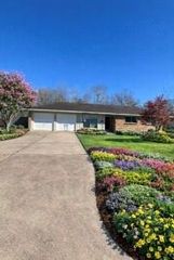 2806 Summertime Drive, Houston, TX 77045