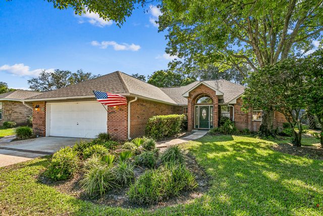 157 Kel-wen Circle, Destin, FL 32541