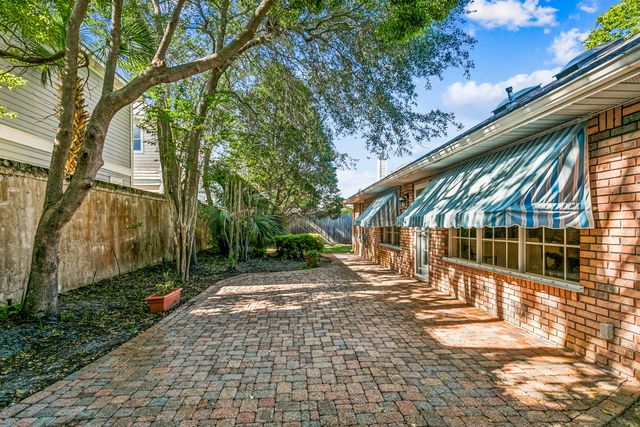 157 Kel-wen Circle, Destin, FL 32541