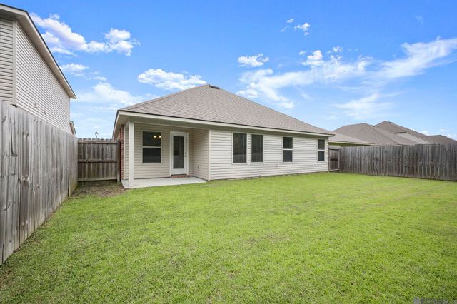8278 Fairlane Dr, Denham Springs, LA 70726