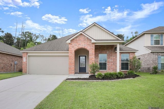8278 Fairlane Dr, Denham Springs, LA 70726