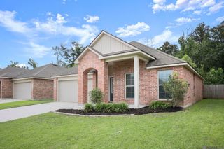 8278 Fairlane Dr, Denham Springs, LA 70726