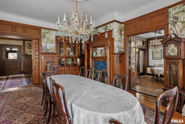 817 W 7TH Street, Davenport, IA 52802