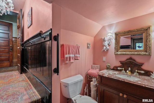 817 W 7TH Street, Davenport, IA 52802