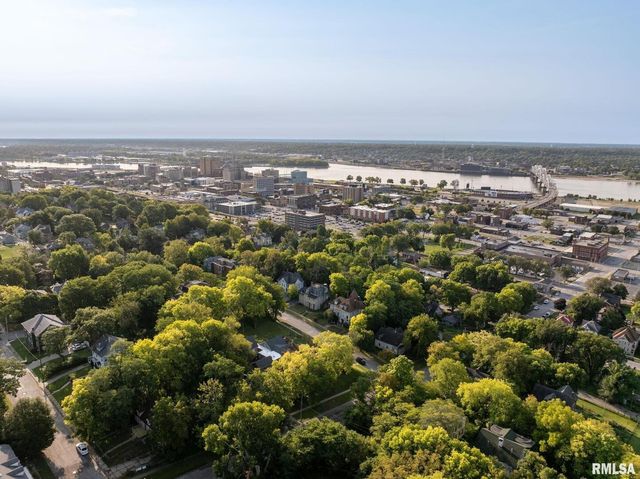 817 W 7TH Street, Davenport, IA 52802