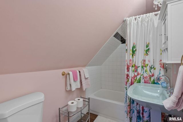 817 W 7TH Street, Davenport, IA 52802