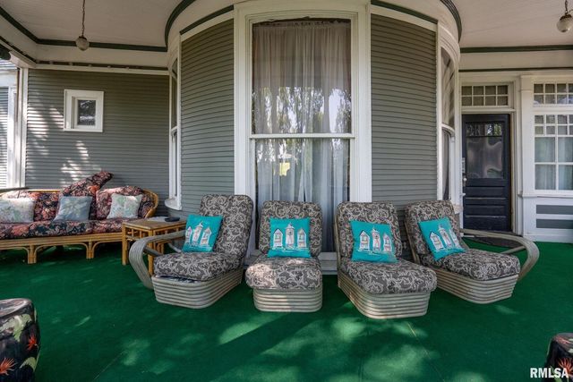 817 W 7TH Street, Davenport, IA 52802