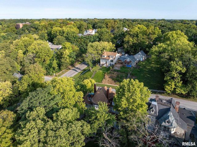 817 W 7TH Street, Davenport, IA 52802