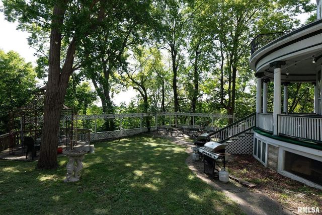 817 W 7TH Street, Davenport, IA 52802