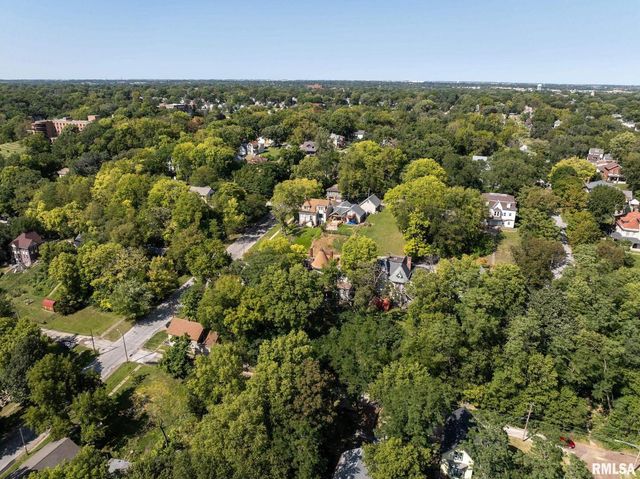 817 W 7TH Street, Davenport, IA 52802