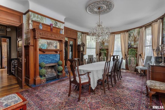 817 W 7TH Street, Davenport, IA 52802