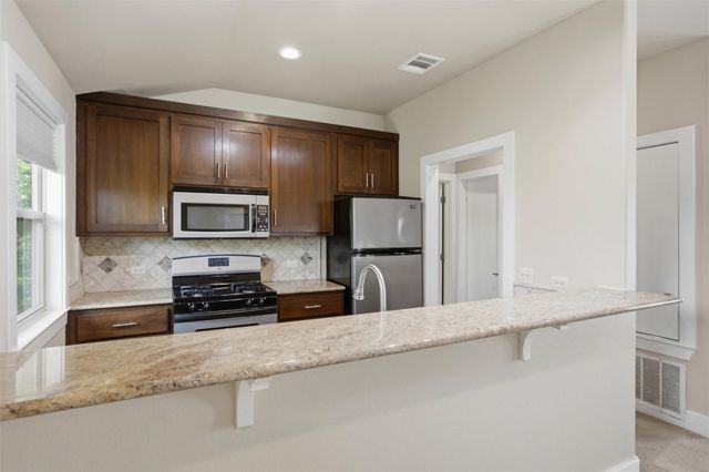 1315 W Anderson LN B, Austin, TX 78757