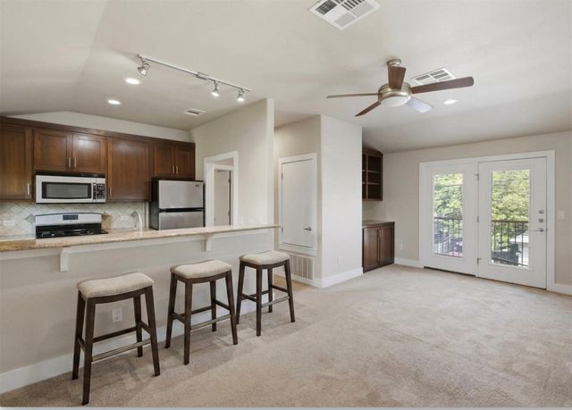 1315 W Anderson LN B, Austin, TX 78757