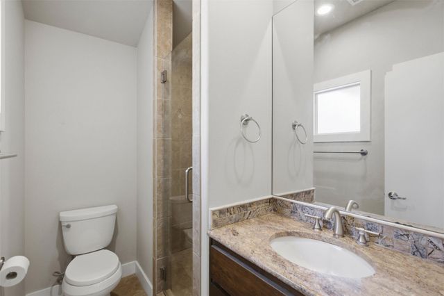 1315 W Anderson LN B, Austin, TX 78757