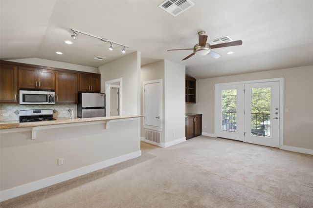 1315 W Anderson LN B, Austin, TX 78757