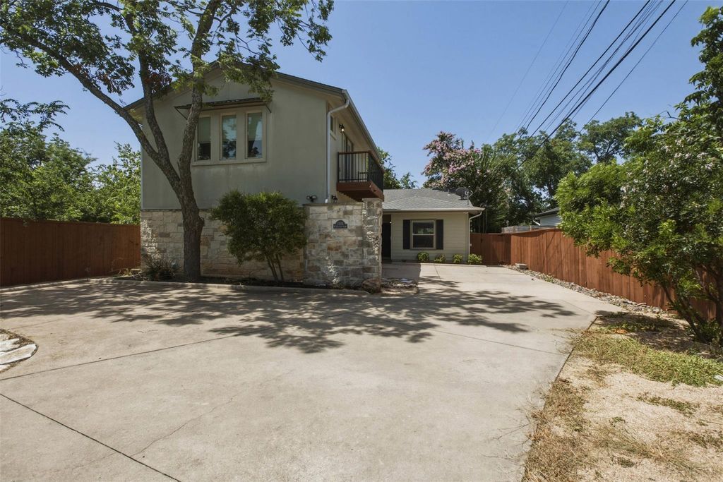 1315 W Anderson LN B, Austin, TX 78757
