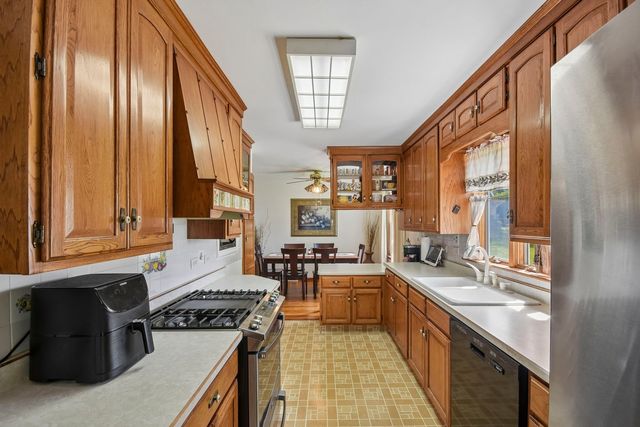 201 Laura Avenue, Shorewood, IL 60404
