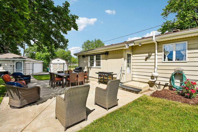201 Laura Avenue, Shorewood, IL 60404