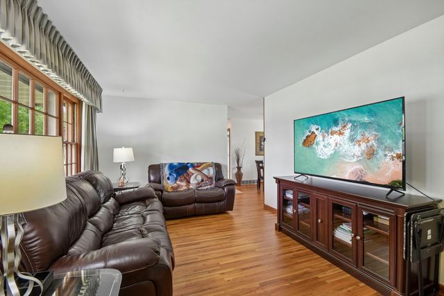 201 Laura Avenue, Shorewood, IL 60404